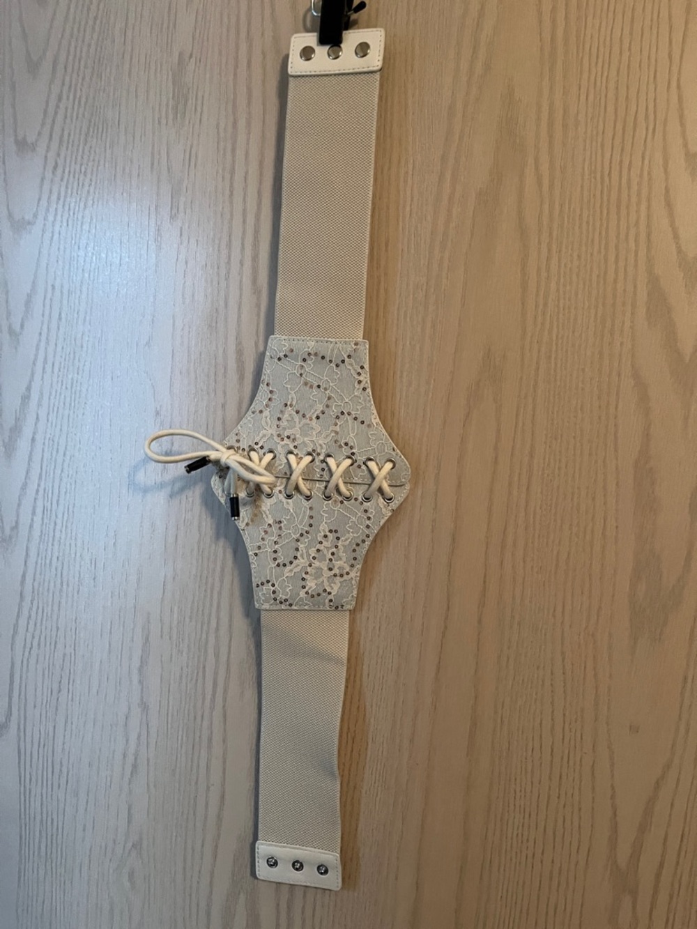 Wide Lace-Accent Elastic Waist Belt in Cream